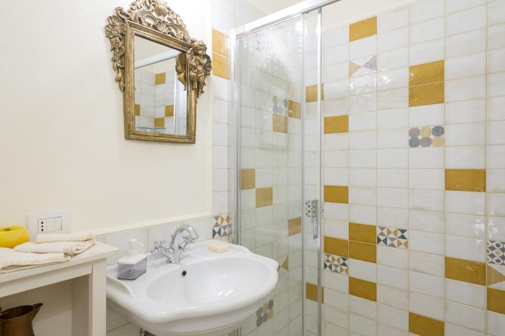 La Residenza Dei Piaceri Perduti- Le Volte Apartment Ластра а Синя Екстериор снимка